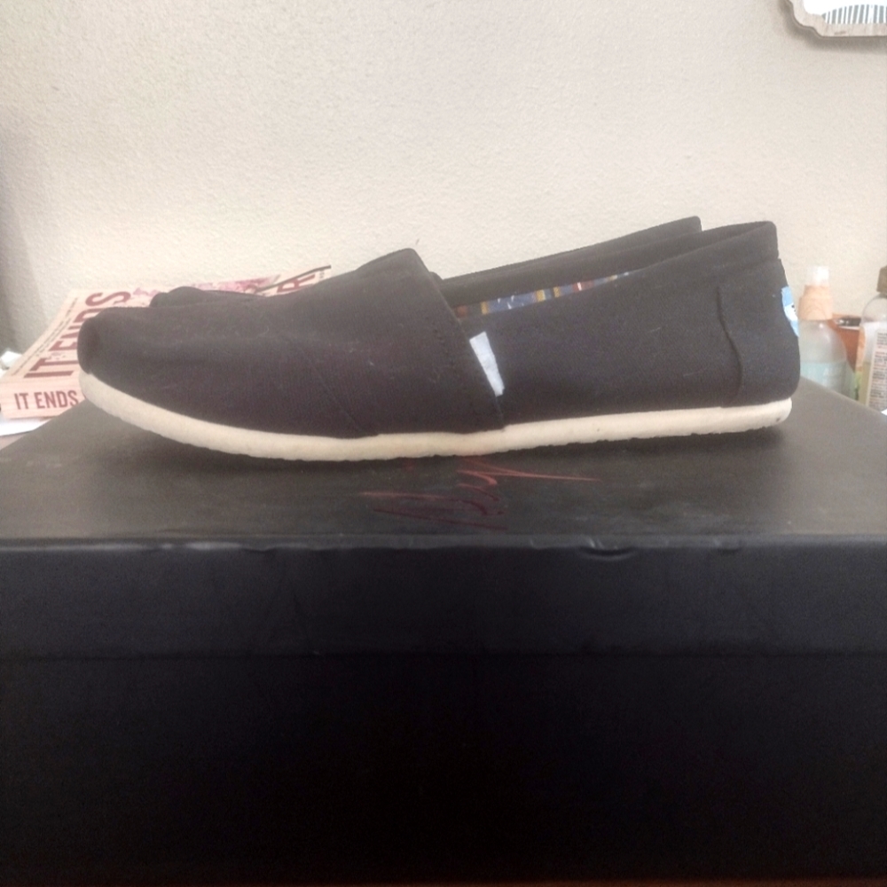 Toms